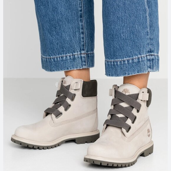 Timberland Women's Premium Convenience 6Inch Waterproof Pull-on Boot Size: 7.5 - Picture 4 of 16